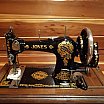ミシン - Antique Hand Crank sewing machine
c.1929 Jones   Family CS
This sewing machine was manufactured by the Jones Sewing Machine Co. in Guide Bridge Manchester around 1929...
 
