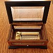 種々 - Vintage REUGE Swiss Musical Movement Box
Sorrento Italy Wood Box   72 note